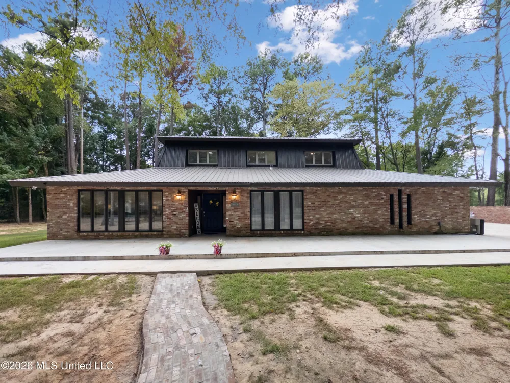1329 Pine Glen Circle Forest, MS 39074