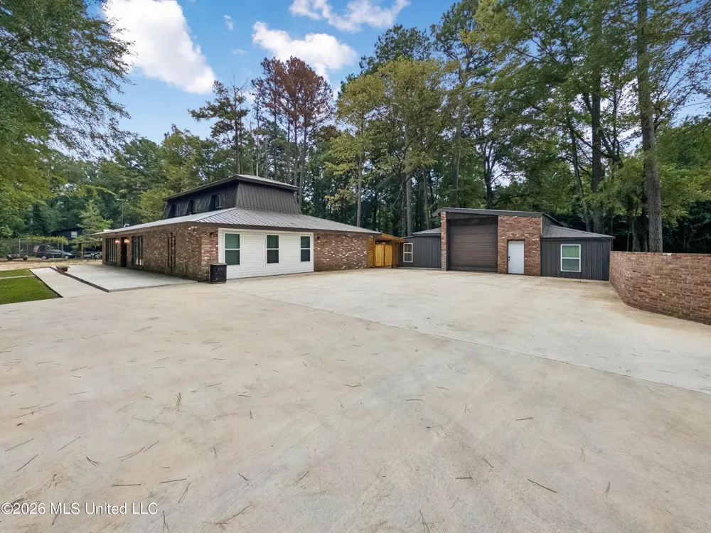 1329 Pine Glen Circle Forest, MS 39074