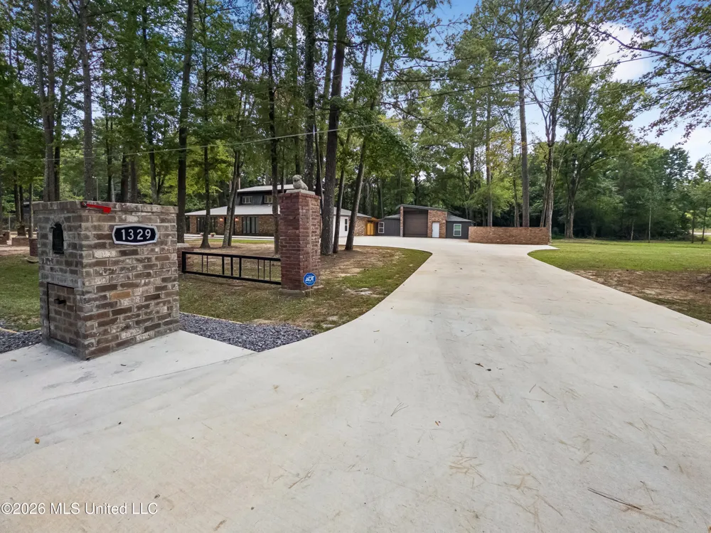 1329 Pine Glen Circle Forest, MS 39074