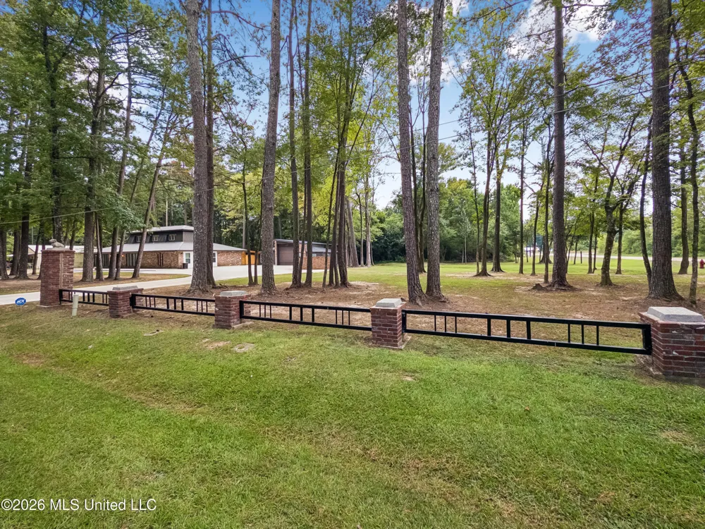 1329 Pine Glen Circle Forest, MS 39074