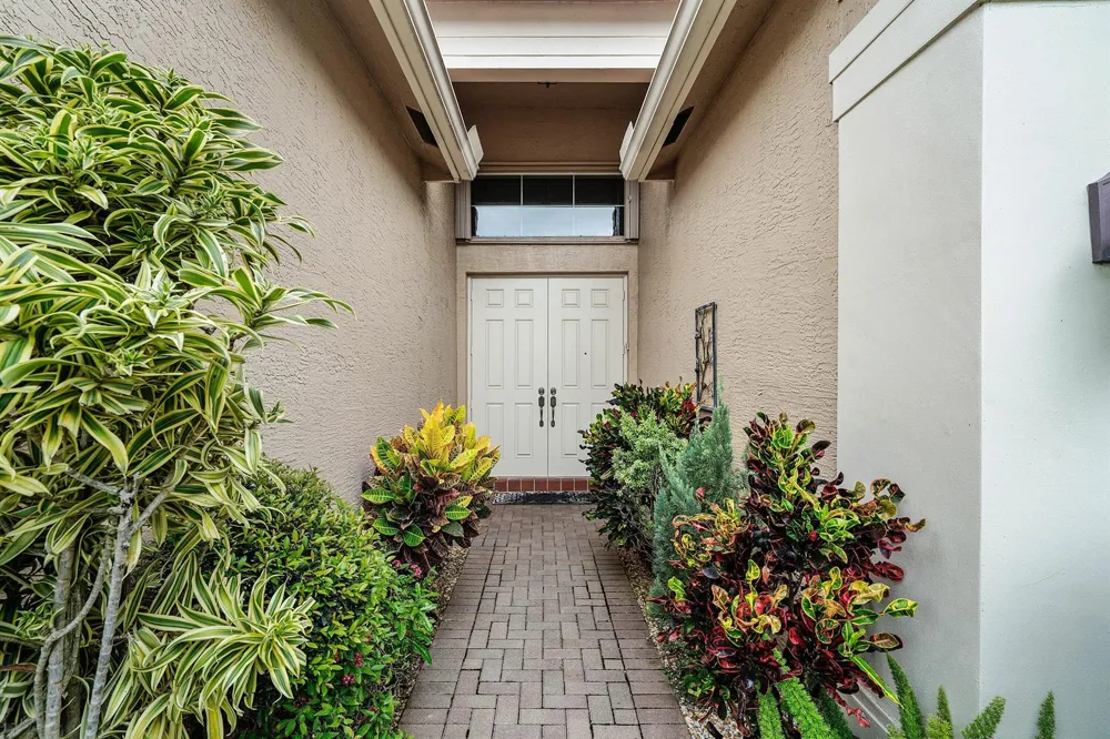 9041 GRAYSON COURT Boynton Beach, FL 33473