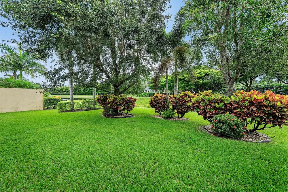 9041 GRAYSON COURT Boynton Beach, FL 33473