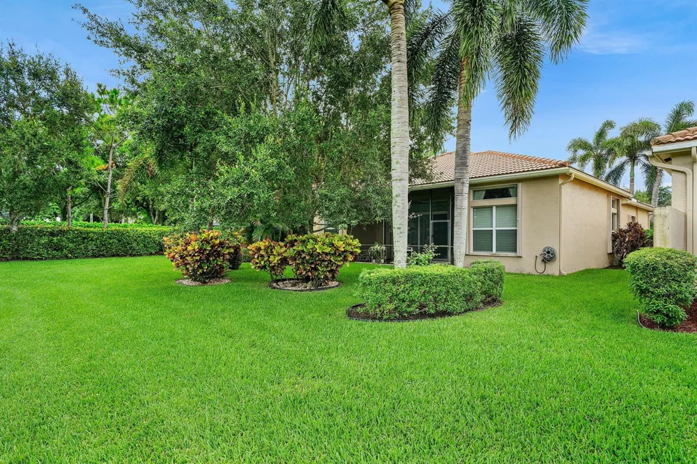 9041 GRAYSON COURT Boynton Beach, FL 33473