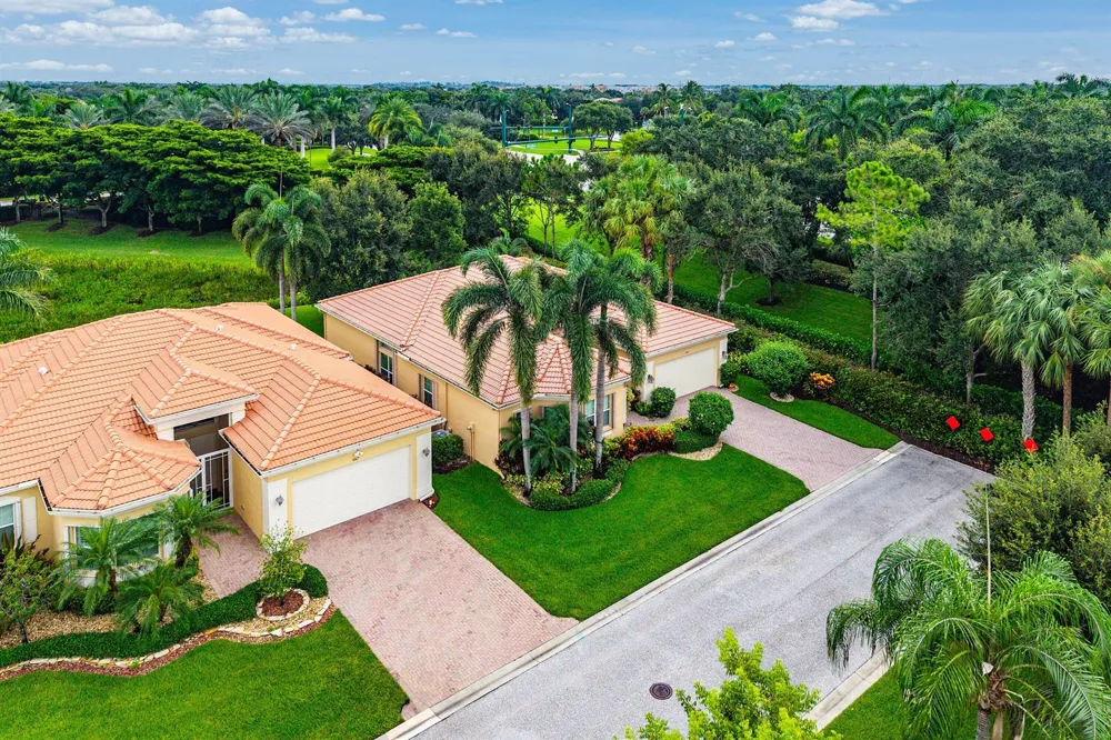 9041 GRAYSON COURT Boynton Beach, FL 33473