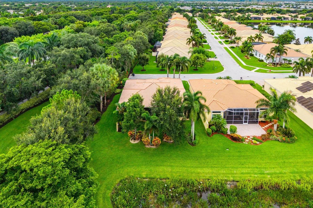 9041 GRAYSON COURT Boynton Beach, FL 33473