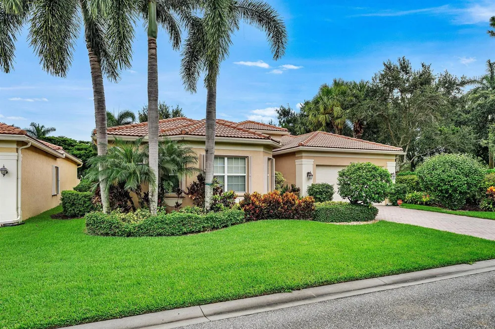 9041 GRAYSON COURT Boynton Beach, FL 33473