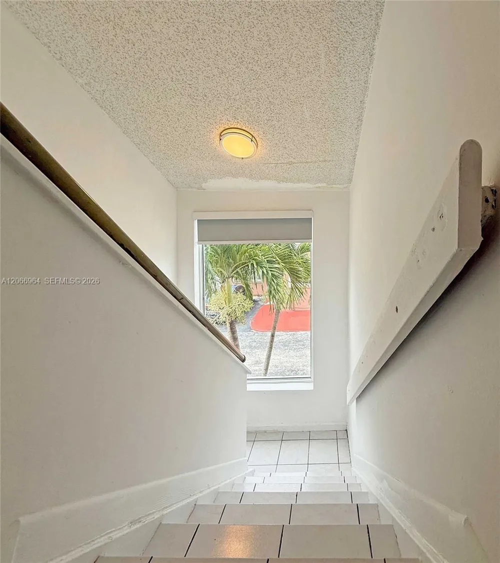 12693 NW 8th Ter Miami, FL 33182