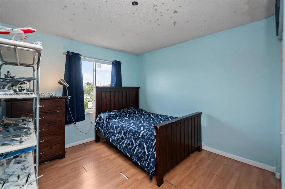 12693 NW 8th Ter Miami, FL 33182