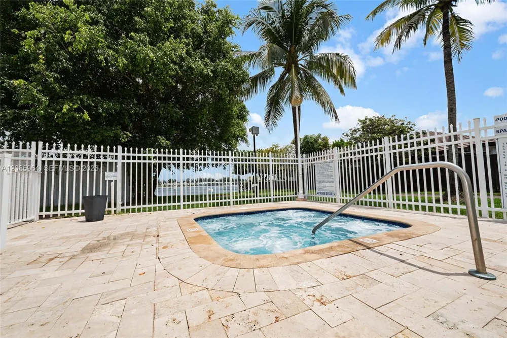 12693 NW 8th Ter Miami, FL 33182