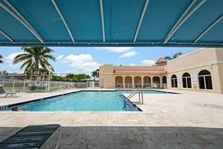 12693 NW 8th Ter Miami, FL 33182