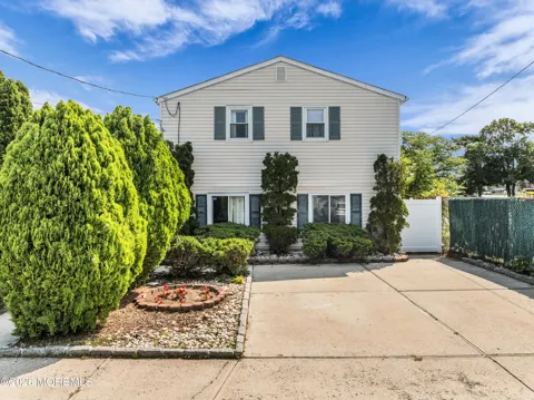 12 Jacobson Street