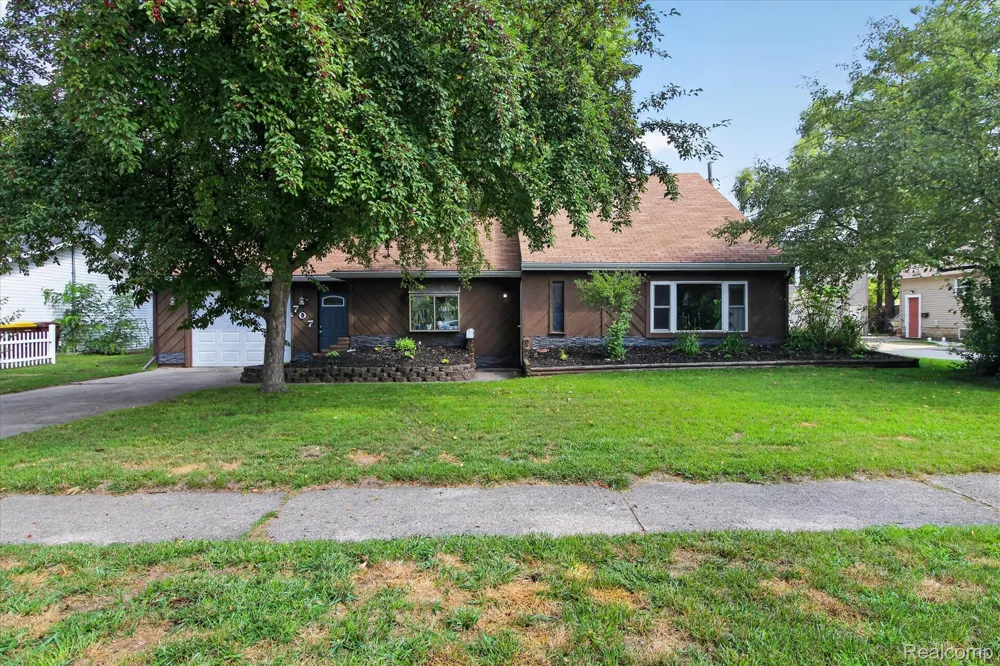707 E Wisconsin Street Mt Pleasant City, MI 48858