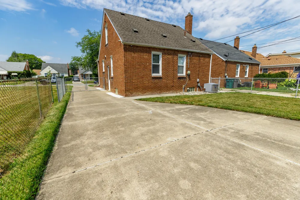 3413 Lincoln Street Dearborn City, MI 48124