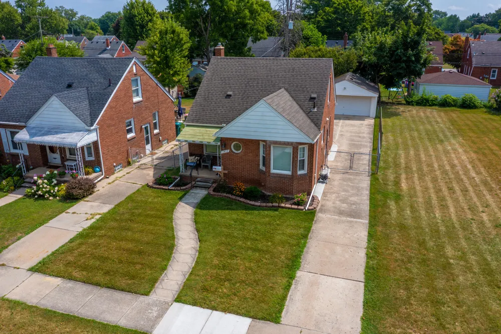 3413 Lincoln Street Dearborn City, MI 48124