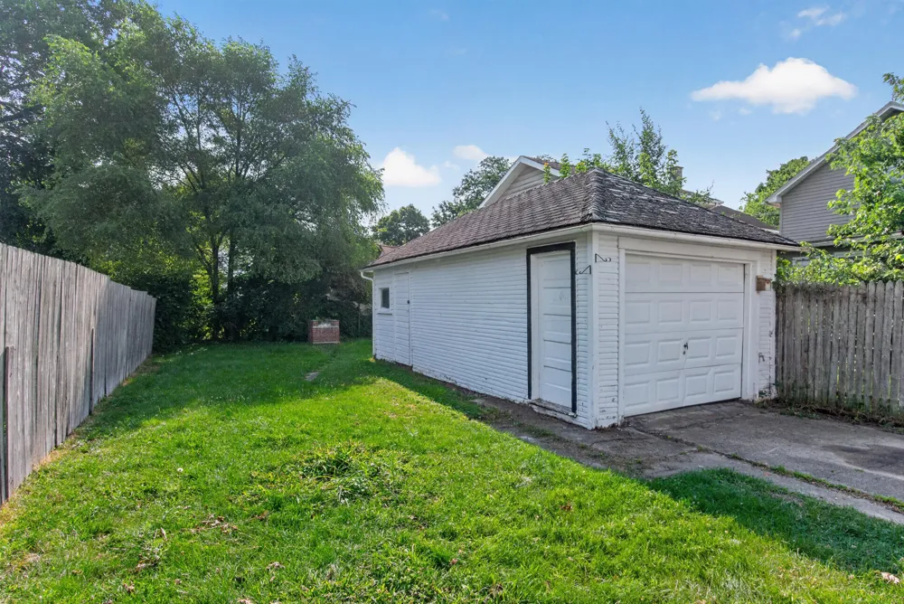 905 Elm Avenue Jackson City, MI 49202