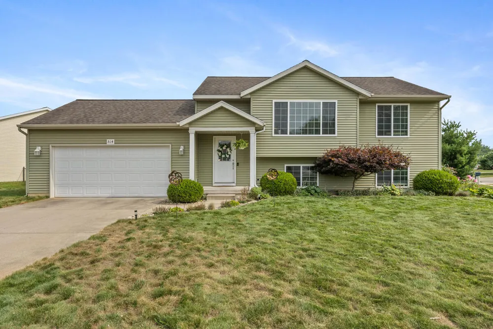 514 Clear Wood Drive SE Kentwood City, MI 49548