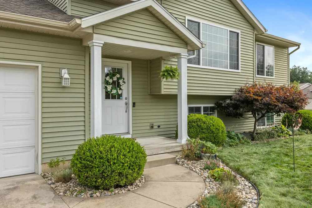 514 Clear Wood Drive SE Kentwood City, MI 49548