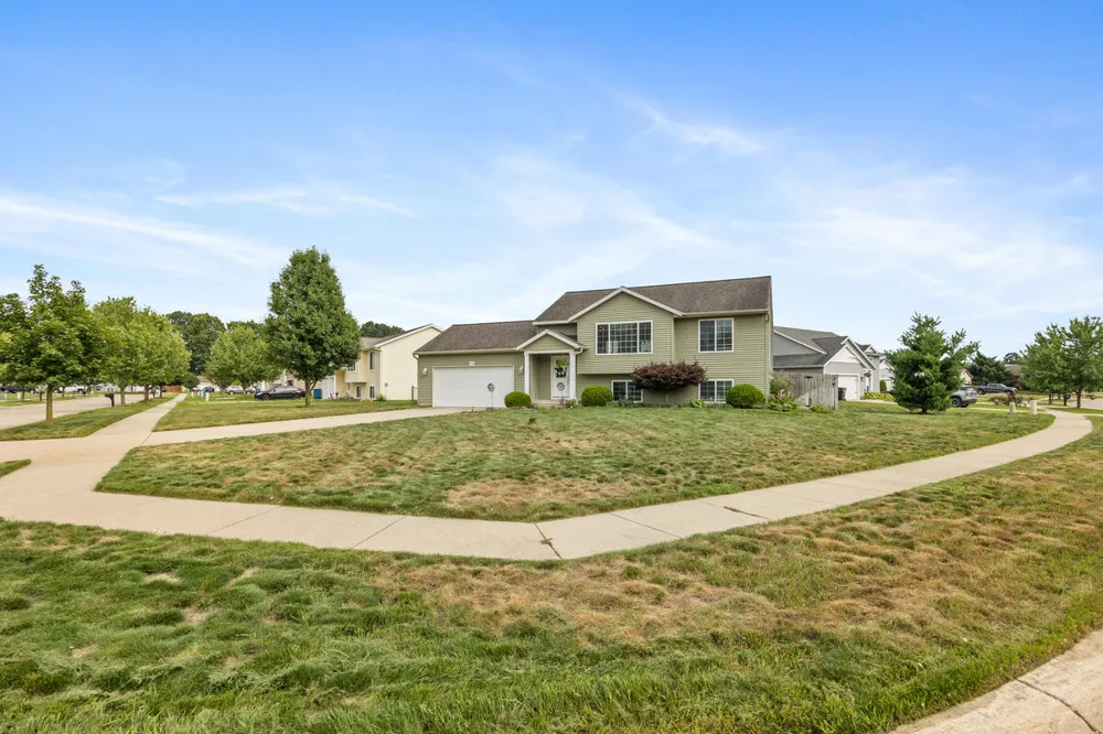 514 Clear Wood Drive SE Kentwood City, MI 49548