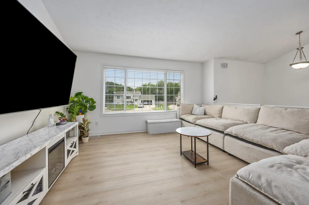 514 Clear Wood Drive SE Kentwood City, MI 49548
