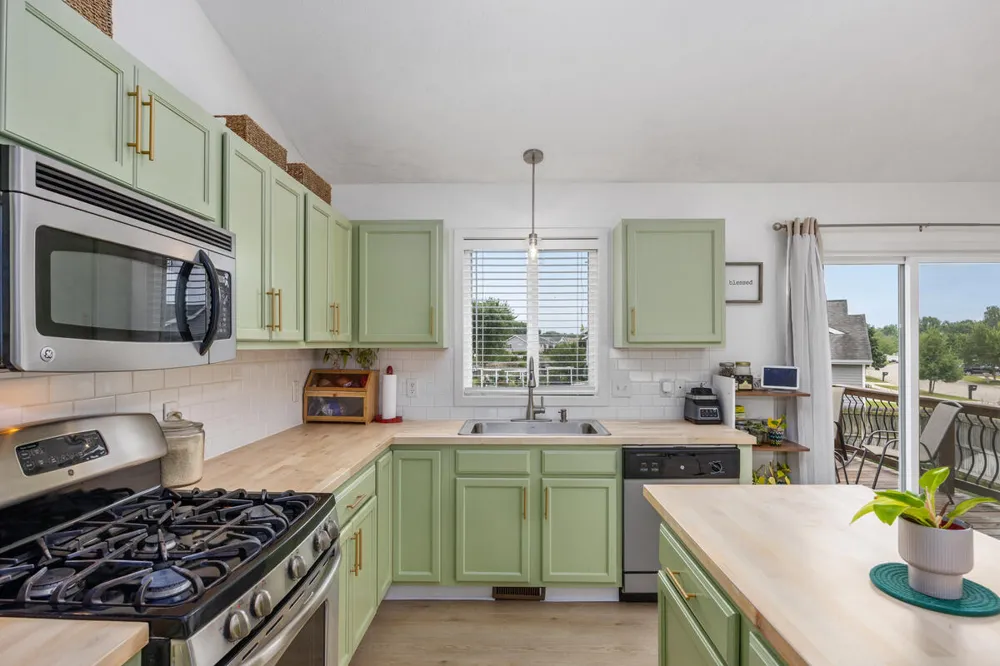 514 Clear Wood Drive SE Kentwood City, MI 49548