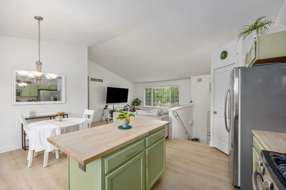 514 Clear Wood Drive SE Kentwood City, MI 49548