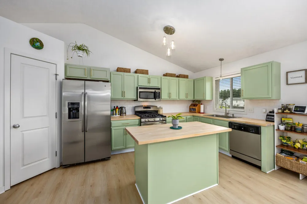 514 Clear Wood Drive SE Kentwood City, MI 49548