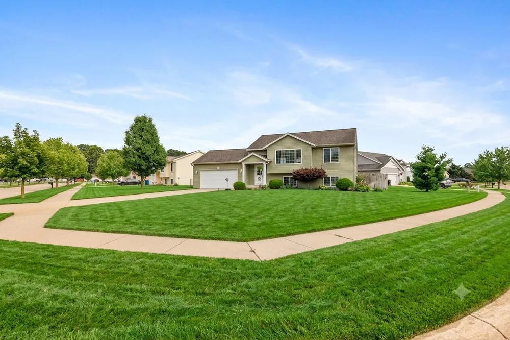 514 Clear Wood Drive SE Kentwood City, MI 49548