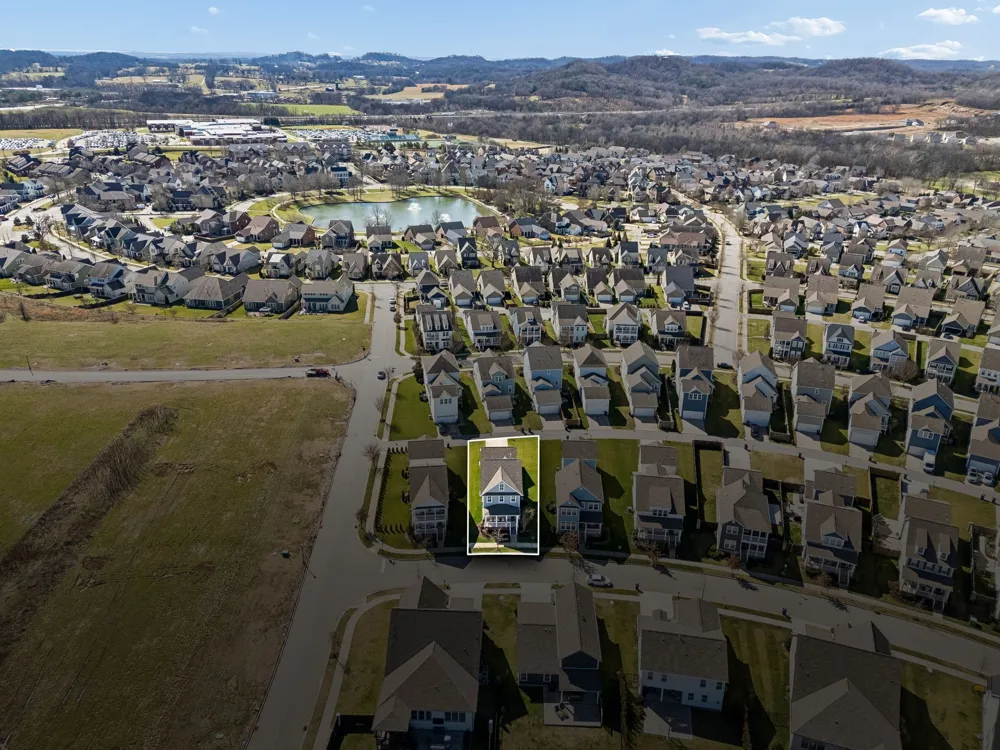 3477 Milford Dr Thompsons Station, TN 37179