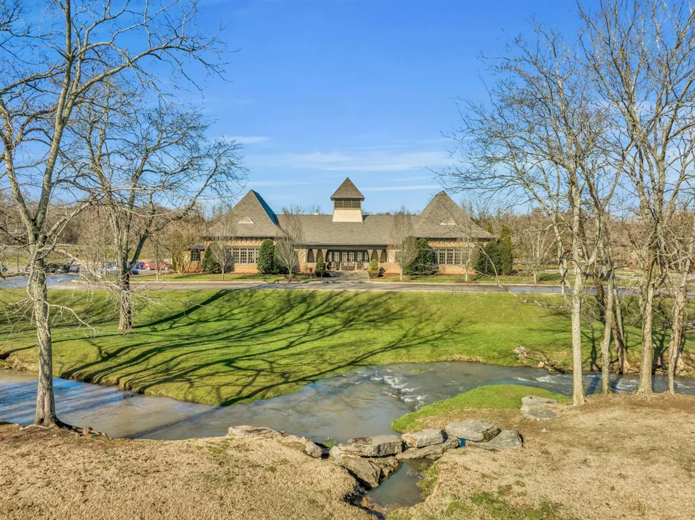 3477 Milford Dr Thompsons Station, TN 37179