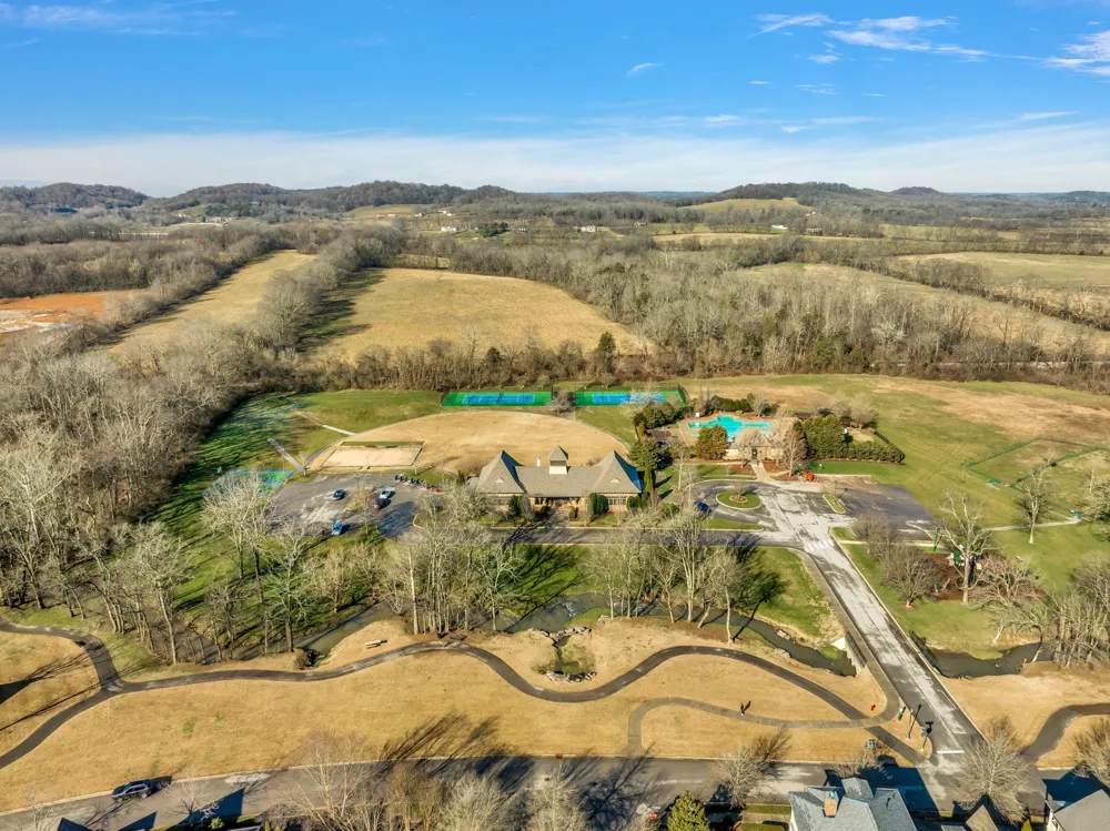 3477 Milford Dr Thompsons Station, TN 37179