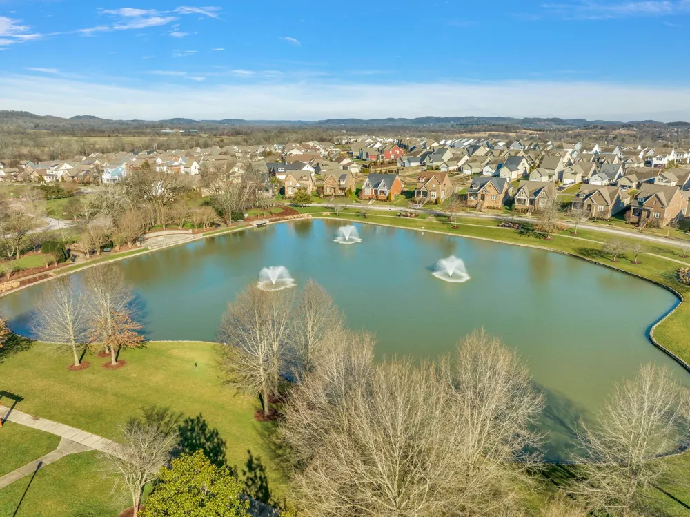 3477 Milford Dr Thompsons Station, TN 37179