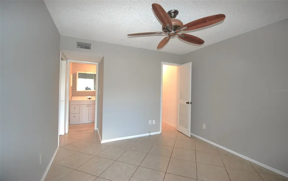 3300 FOX CHASE CIRCLE #216 Palm Harbor, FL 34683