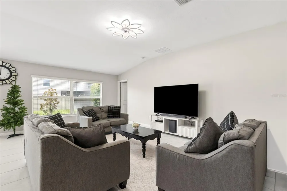 31664 SUN KETTLE LOOP Wesley Chapel, FL 33545