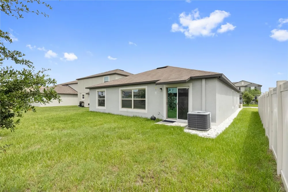31664 SUN KETTLE LOOP Wesley Chapel, FL 33545