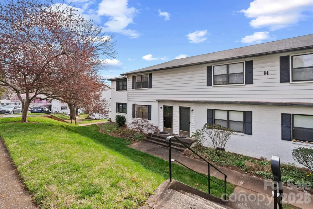 615 Biltmore Avenue #H-2 Asheville, NC 28803