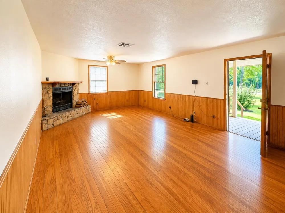 515 County Road 422 Bronson, TX 75930