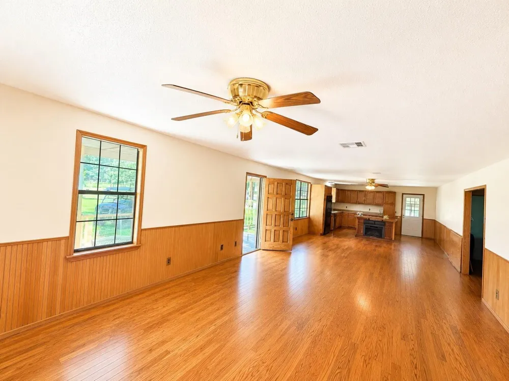 515 County Road 422 Bronson, TX 75930