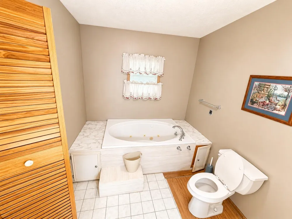 515 County Road 422 Bronson, TX 75930