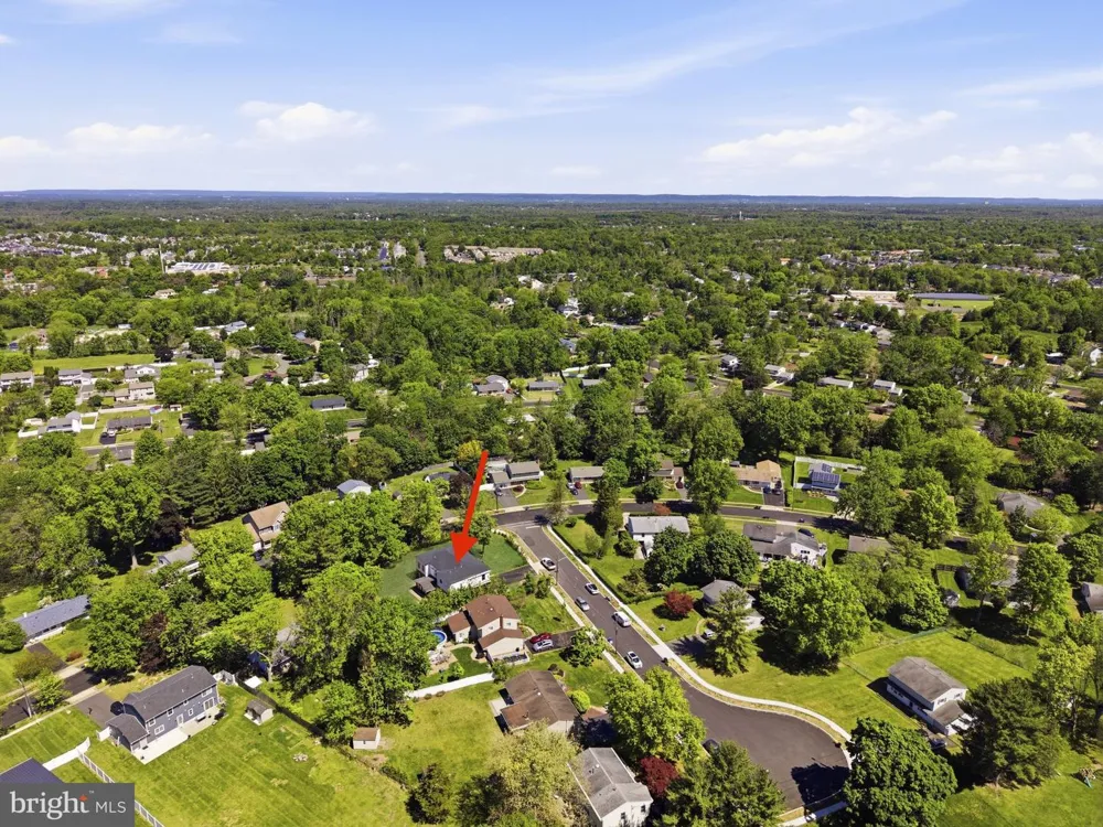 3 TYNE S Kendall Park, NJ 08824