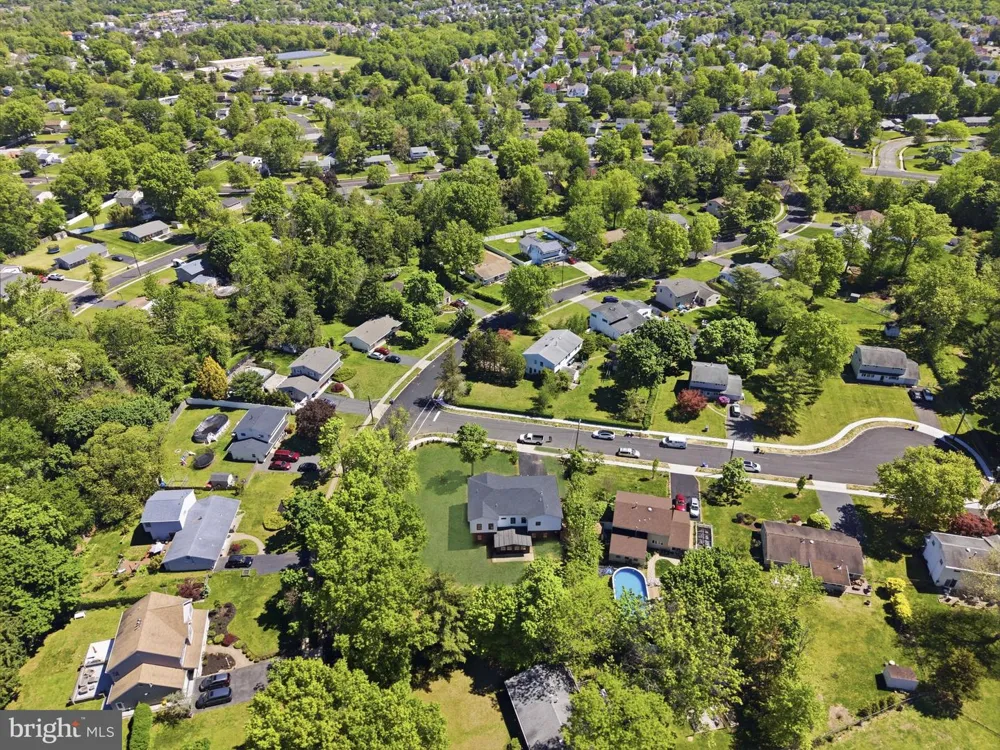 3 TYNE S Kendall Park, NJ 08824