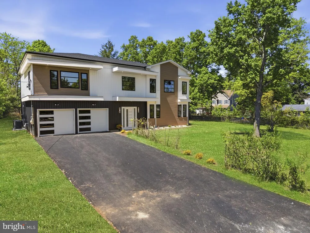 3 TYNE S Kendall Park, NJ 08824