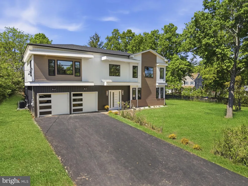 3 TYNE S Kendall Park, NJ 08824