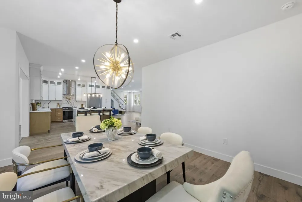 3 TYNE S Kendall Park, NJ 08824