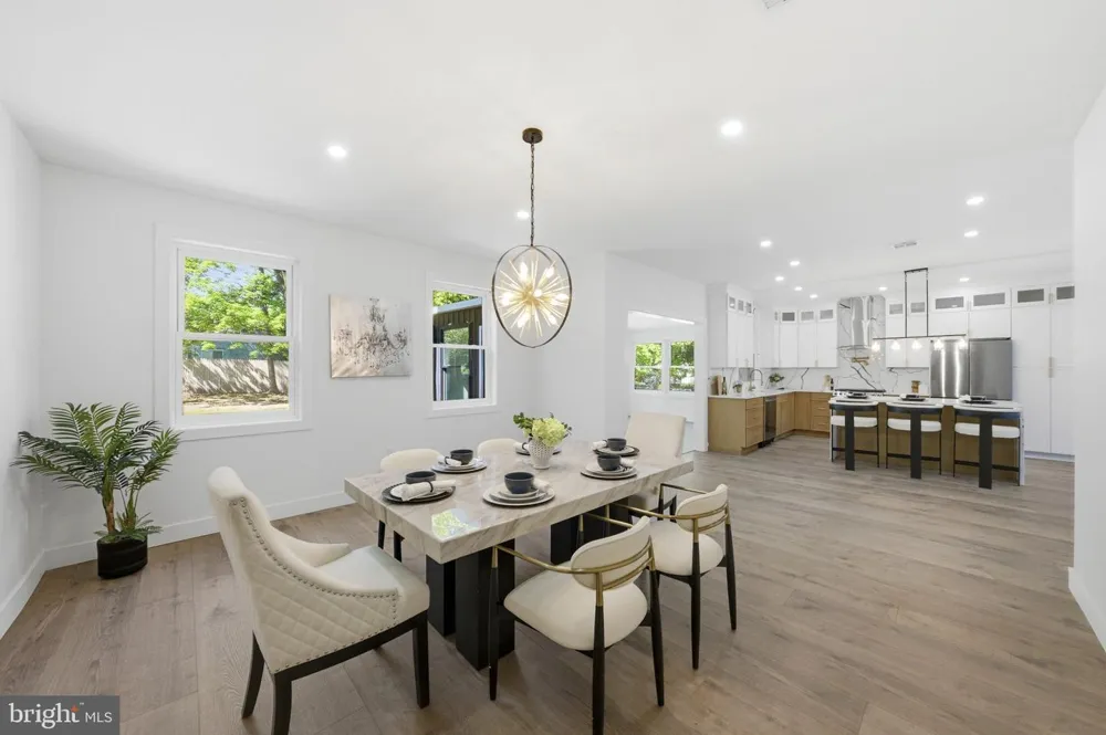 3 TYNE S Kendall Park, NJ 08824
