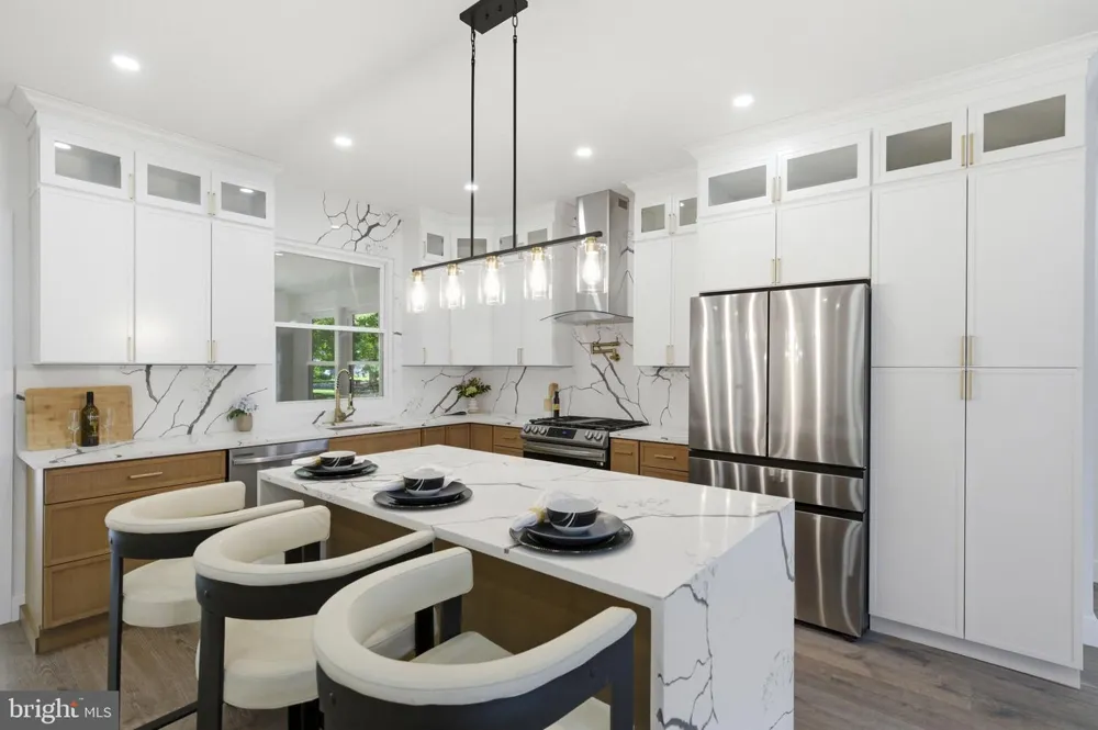 3 TYNE S Kendall Park, NJ 08824