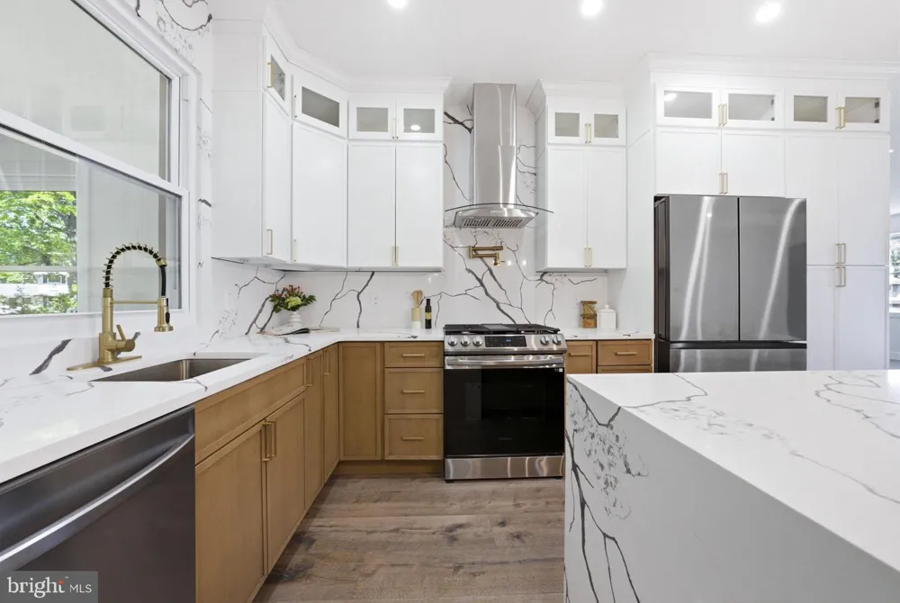 3 TYNE S Kendall Park, NJ 08824