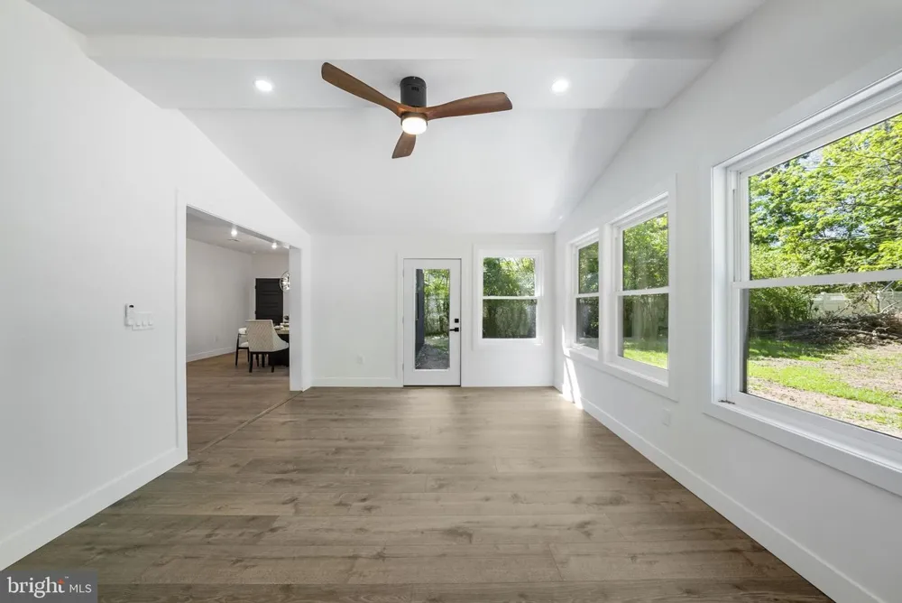 3 TYNE S Kendall Park, NJ 08824