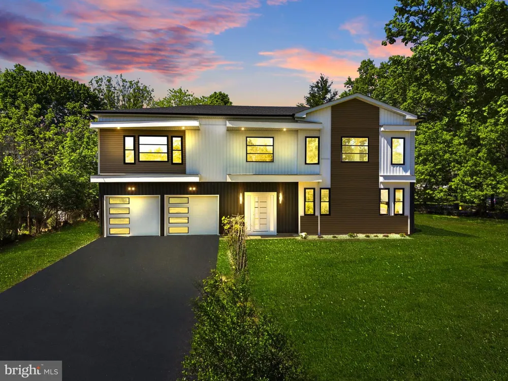 3 TYNE S Kendall Park, NJ 08824