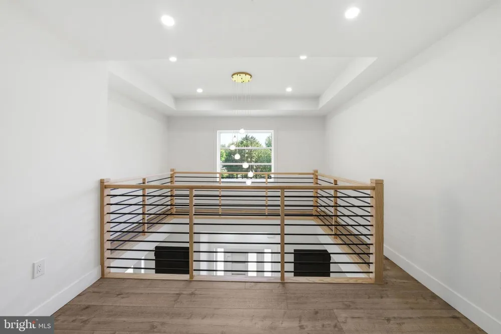 3 TYNE S Kendall Park, NJ 08824