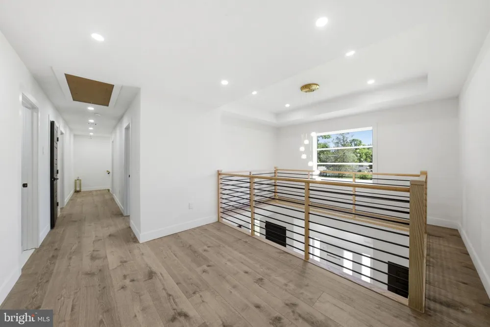 3 TYNE S Kendall Park, NJ 08824